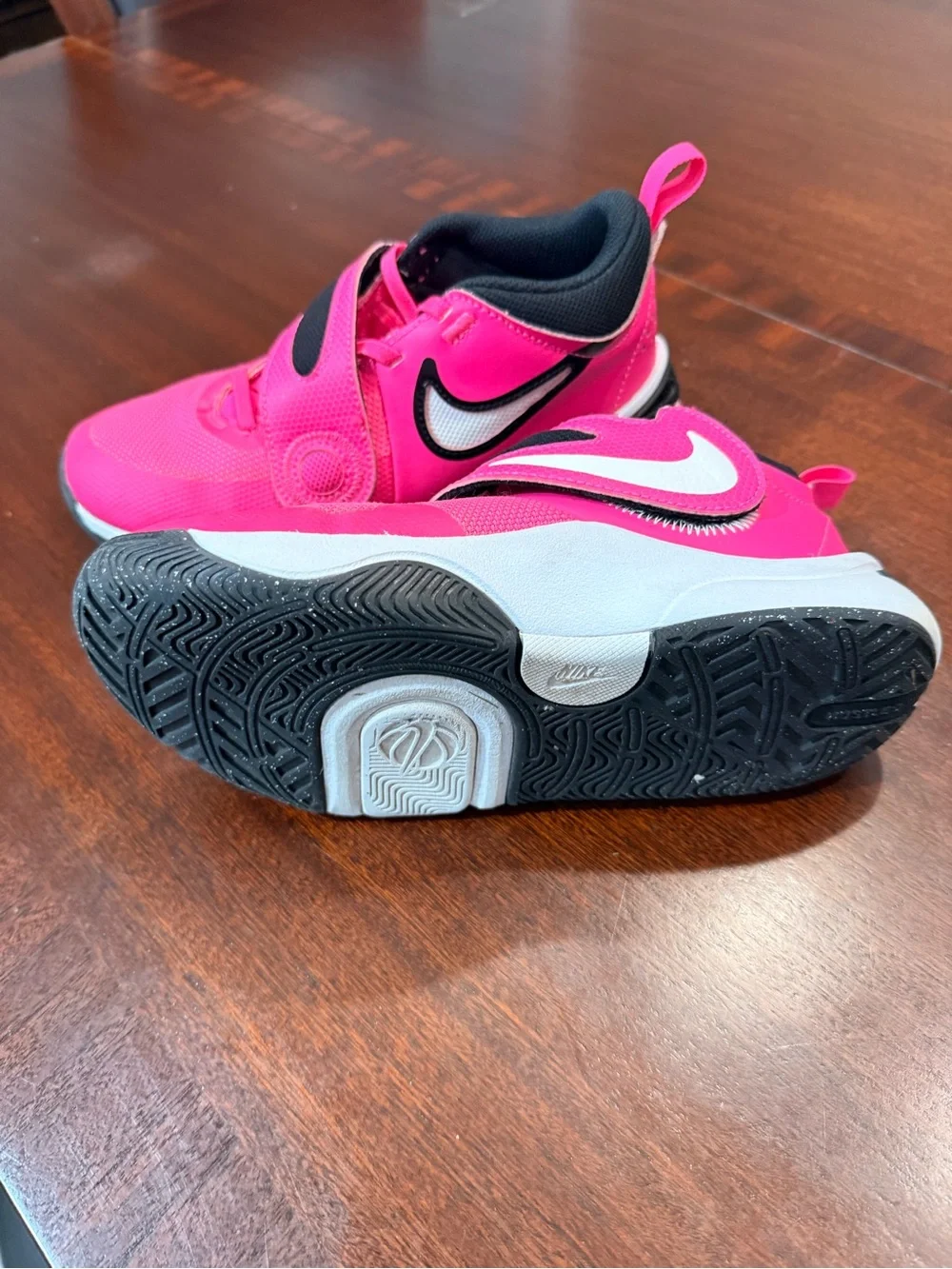 Nike team hustle basketball shoes